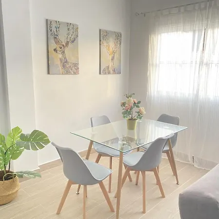 Amplio Apartamento Con Piscina Cerca De Playa Del Castillo Apartmán