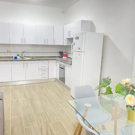Amplio Apartamento Con Piscina Cerca De Playa Del Castillo Apartmán *