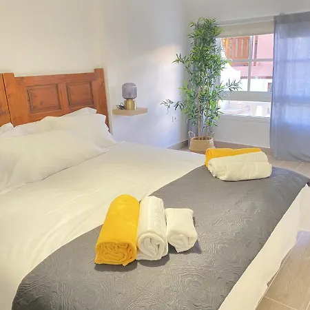 Apartmán Amplio Apartamento Con Piscina Cerca De Playa Del Castillo *