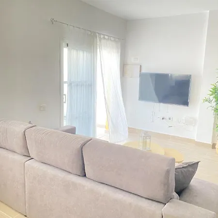 Amplio Apartamento Con Piscina Cerca De Playa Del Castillo Apartment